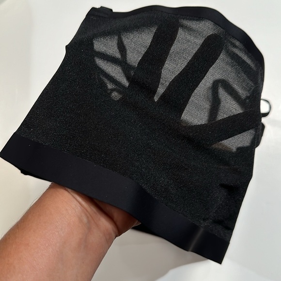 SKIMS Powermesh Bandeau Bralette In Onyx - Picture 10 of 12